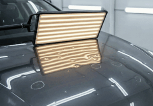 נזקי ברד לרכב: איך לתקן מאות שקעים בלי להחליף גג ולשמור על ערך השוק